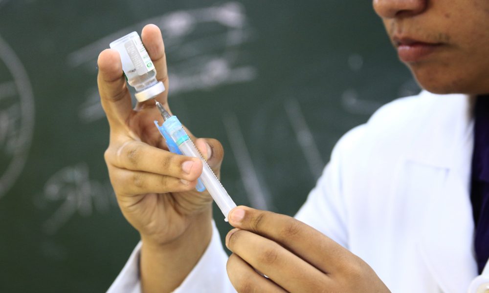 Senado aprova proposta que cria carteira nacional de vacinação