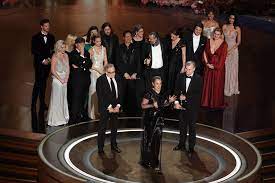 Oscar 2024 não apresenta surpresas e ‘Oppenheimer’ é grande ganhador da noite com sete estatuetas